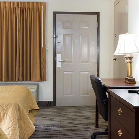 Executive Inn And Suites エンタープライズ エクステリア 写真