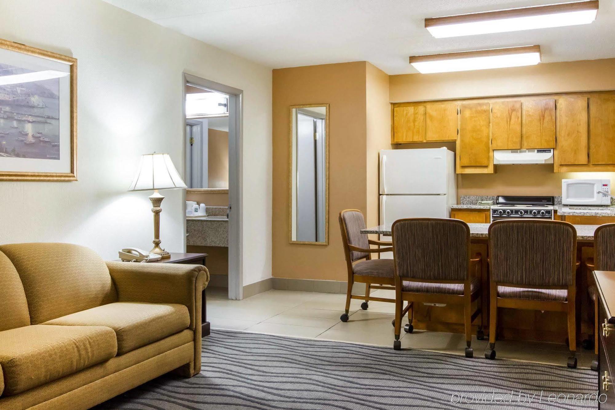 Executive Inn And Suites エンタープライズ エクステリア 写真